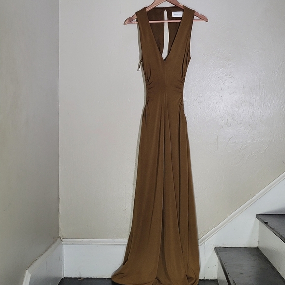 Elegant Brown Maxi Dress - Picture 2 of 10